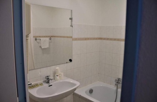 Le Cannet Hotel | Adonis Cannes - Hôtel Thomas