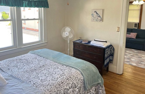 Point Pleasant Apartment | Adorable 1 bedroom guest house with deck. 5 minutes to the Mothman Museum.