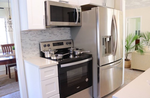 Deerfield Beach Cottage | Adorable 1bdr cottage steps to beach!