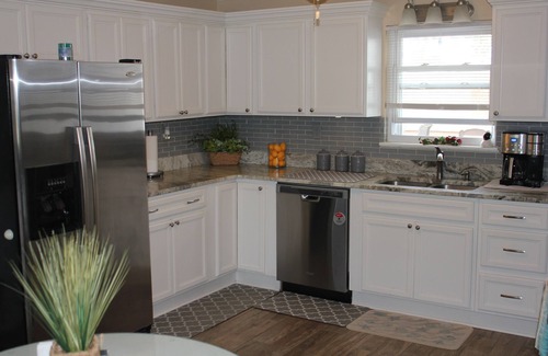 Lower Grand Lagoon House | Adorable 2-Bedroom Vacation Rental- Ideal Location- 8 minute walk to the beach!