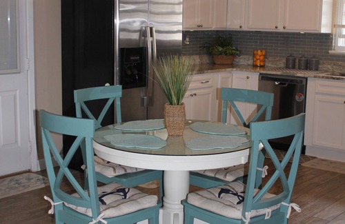 Lower Grand Lagoon House | Adorable 2-Bedroom Vacation Rental- Ideal Location- 8 minute walk to the beach!