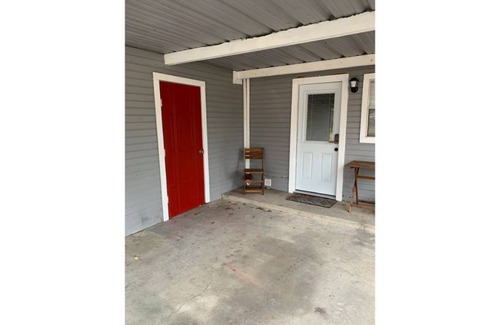 Gainesville House | Adorable 2 Bedroom 1 Bath Duplex