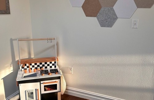 Pryor House | Adorable 2-bedroom house with AC in charming Pryor