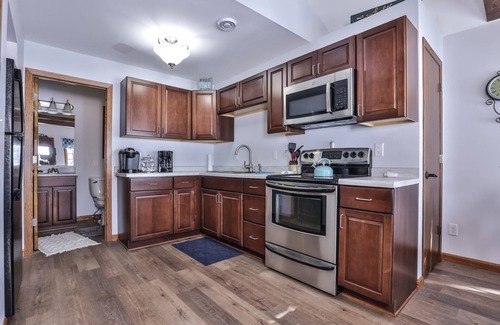 Three Lakes Cabin | Adorable 2 bedroom Cabin on Butternut Lake