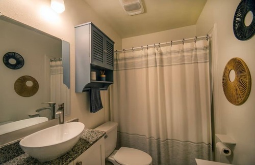 Milneburg House | Adorable 2bd/2ba Home w/Yard in Gentilly