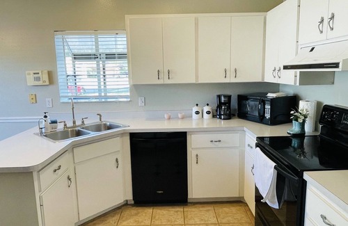 Fruitville House | Adorable 3/2 home Deer Hollow 5 Min Benderson Park