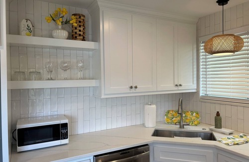 Barnett House | Adorable 3 Bedroom Bungalow