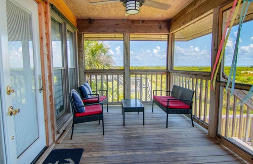 Saint Helena Island House | Adorable 4 bedroom 3 bath with gorgeous ocean views and golf cart!