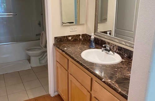 Beverly Hills Apartment | Adorable and Bright 2BD 2BR Unit
