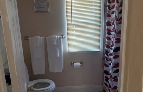 West Park Cottage | Adorable and Cozy Guesthouse.nTake it easy at this unique and tranquil getaway.