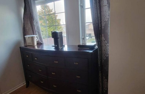 Barrie House | Adorable and spacious 3 bedrooms house close to all amenities/quite neighborhood