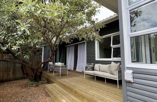 Noordhoek Cottage | Adorable Beach cottage in Noordhoek within walking distance of beaches and bars