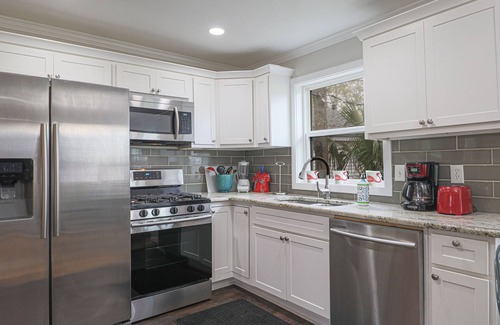 Biloxi House | Adorable beach cottage within walking distance to the beach and more!