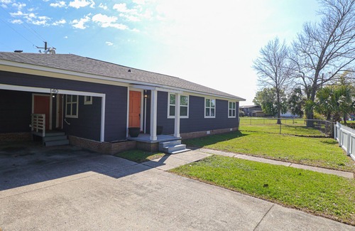 Biloxi House | Adorable beach cottage within walking distance to the beach and more!