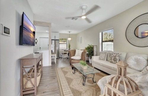 Lake Ida Shores House | Adorable, beach house. Atlantic Ave & beach is just a free golf cart ride away.