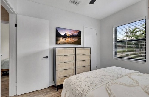 Lake Ida Shores House | Adorable, beach house. Atlantic Ave & beach is just a free golf cart ride away.