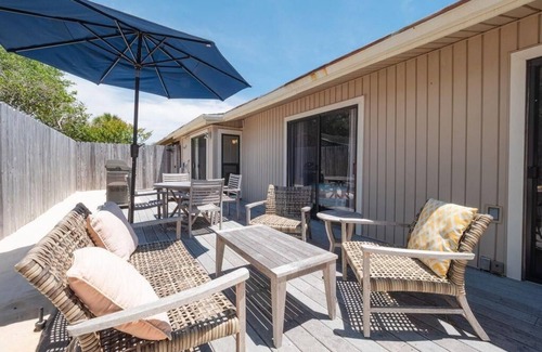Miramar Beach Villa | Adorable beach villa, close to the beach!