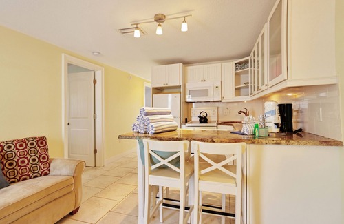 Holmes Beach Villa | Adorable beachfront rental in a great location with Gulf access right outside