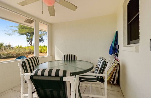Holmes Beach Villa | Adorable beachfront rental in a great location with Gulf access right outside