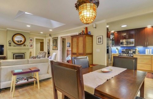 Guerneville Cabin | Adorable Bonne Chere! Hot Tub, Dog Friendly, Walk to the Russian River!