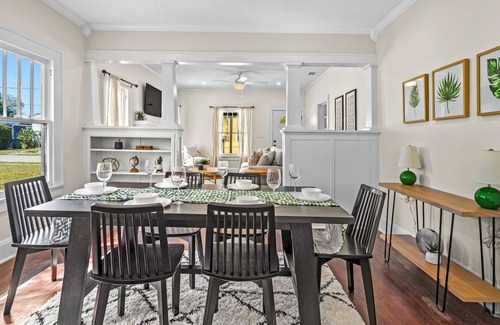 River District House | Adorable Bungalow in Historic Riverview Bradenton!
