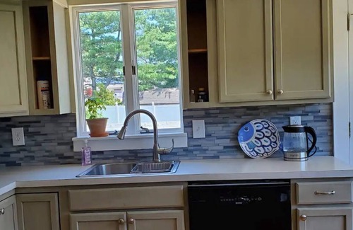 West Belmar House | Adorable Cape Cod Cottage in West Belmar in quiet neighborhood