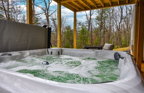 Blairsville Cabin | Adorable contemporary cabin with private hot tub, washer/dryer, AC, & firepit