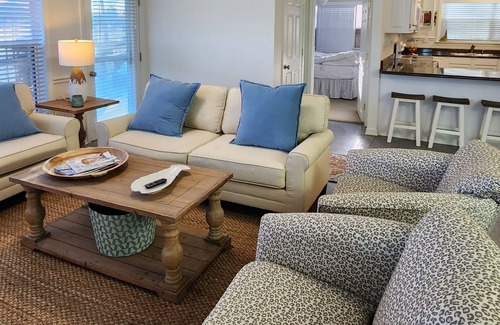 Foley Cottage | Adorable cottage on beautiful Magnolia River- minutes to Fairhope & the beaches!