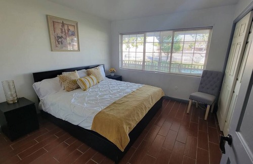 El Paso Apartment | Adorable Cottage Rented by Room 1