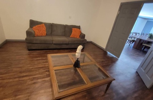 El Paso Apartment | Adorable Cottage Rented by Room 1