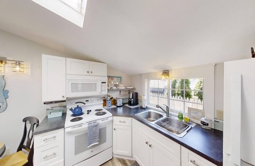 West Yarmouth Cottage | Adorable cottage - Walk to Private Beach on Nantucket Sound!