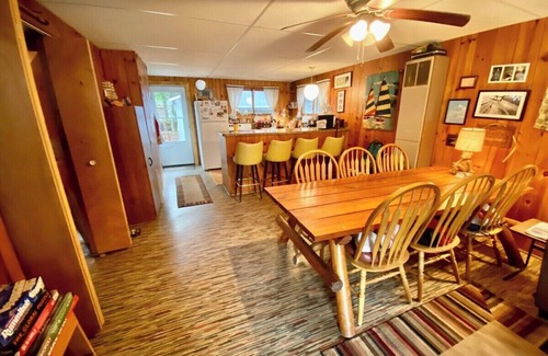 Higgins Lake House | Adorable Cottage with Higgins Lake Access