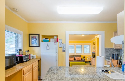 Tarpon River House | Adorable, dog-friendly home with a large yard, AC, washer/dryer, & fast WiFi