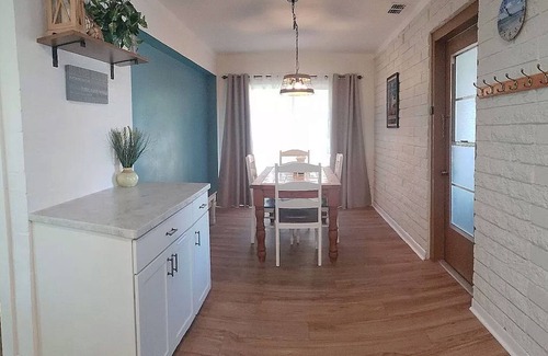 Ormond Beach Plaza House | Adorable dog-friendly home with modern interior, great location, AC, & W/D