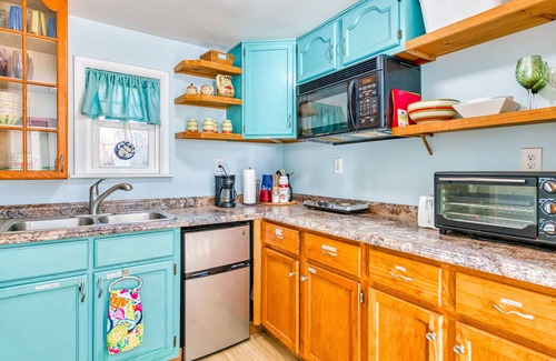 Arden Cabin | Adorable dog-friendly tiny home with creekside firepit, AC, & WiFi