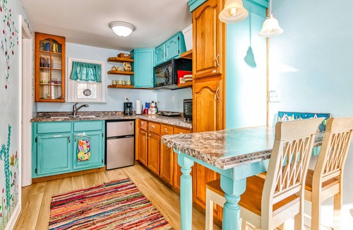 Arden Cabin | Adorable dog-friendly tiny home with creekside firepit, AC, & WiFi