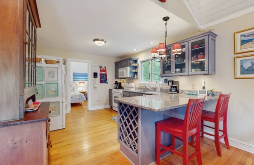 New Buffalo House | Adorable Downtown Cottage with Firepit, Fireplace, & Yard - Walk Everywhere
