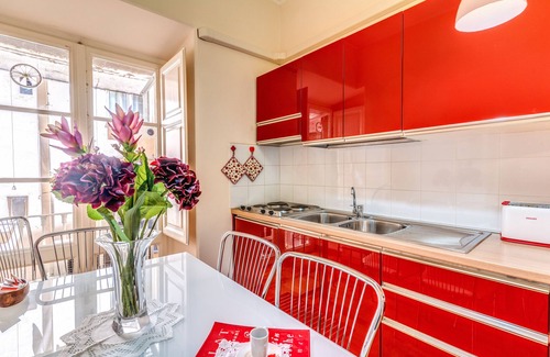 Repubblica Apartment | Adorable flat by Barberini Trevi Fountain 09113 IT058091C289CBO8C2