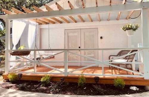Fernandina Beach Condo | Adorable French Cottage