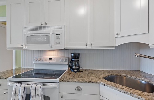 Longboat Key Apartment | Adorable Gulf Front Studio, Private Beach, Originally Part of Starfish Motel