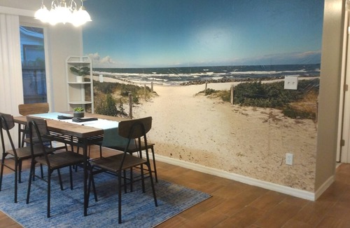 St. Petersburg House | Adorable Historic Home! Free Parking! 400MBPS WIFI!