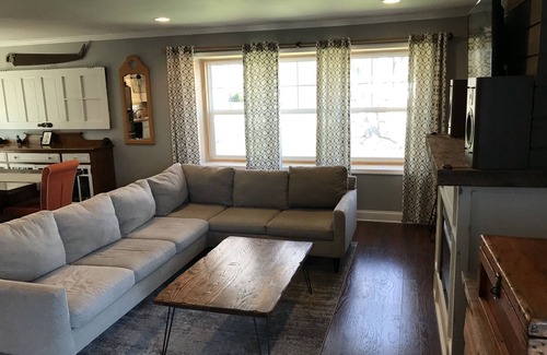 Wheaton House | Adorable home near downtown Wheaton no up-charge for additional guests.