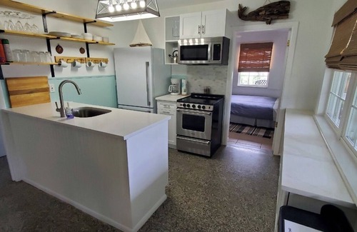 Vero Beach House | Adorable house with a large private back yard in sunny Vero Beach