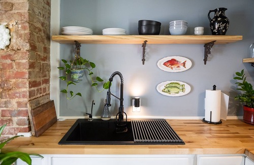 Mathews House | Adorable Main St. Cottage, Couples Retreat