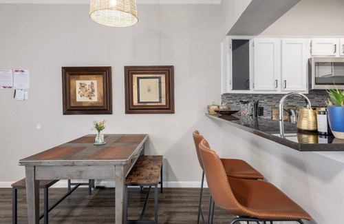 Zilker Condo | Adorable one bedroom condo just steps from downtown.