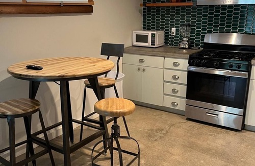 Atlanta House | Adorable one bedroom studio close to downtown Atlanta.