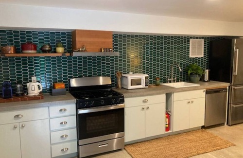 Atlanta House | Adorable one bedroom studio close to downtown Atlanta.