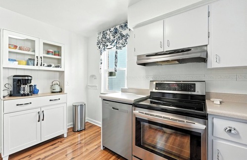 Fort Wayne House | Adorable, Peaceful Retreat In Premier Fort Wayne Location, Sycamore House