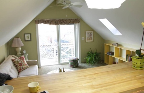 Munjoy Hill Apartment | Adorable Portland getaway on the Eastern Promenade