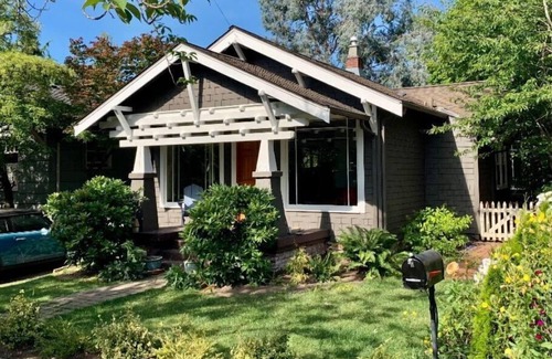 Ravenna House | Adorable Ravenna home close to UW,